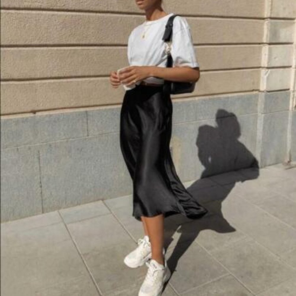 NWT Babaton Black Slip Midi Skirt (12)